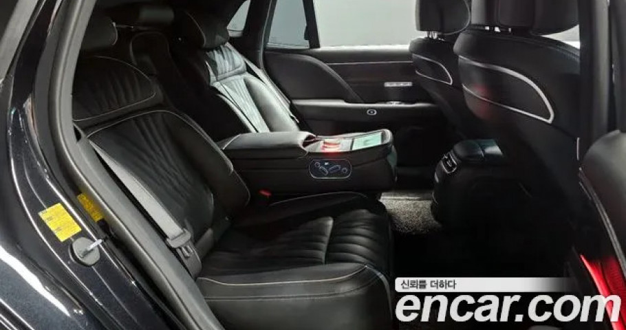 Genesis G90 