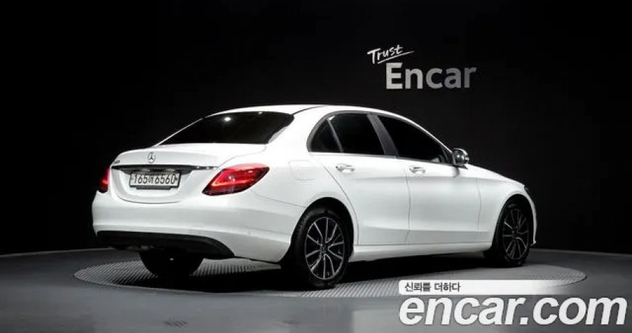 Mercedes-Benz C-Class 