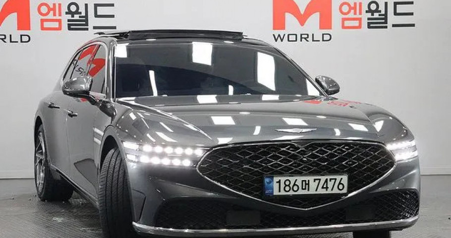 Genesis G90 