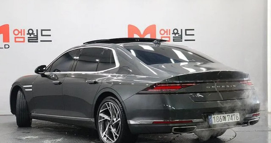 Genesis G90 