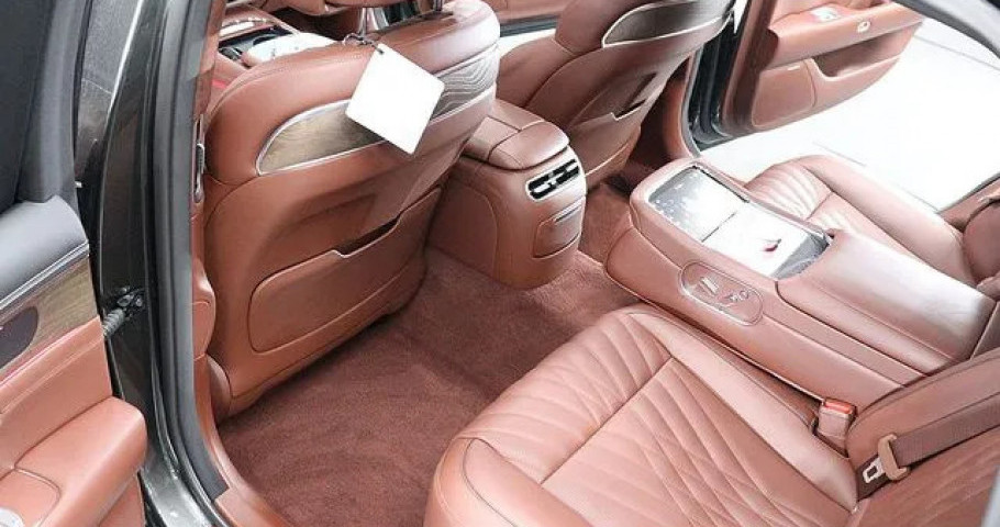 Genesis G90 
