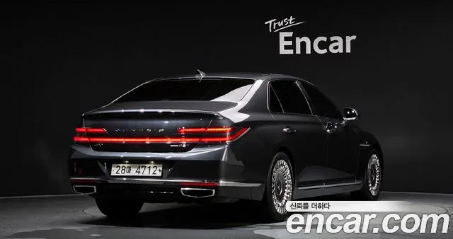 Genesis G90 