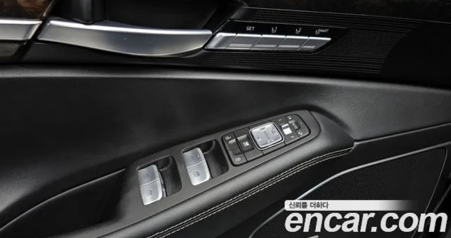 Genesis G90 