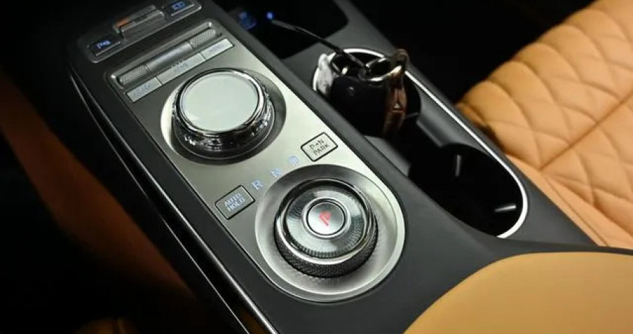 Genesis Gv70 
