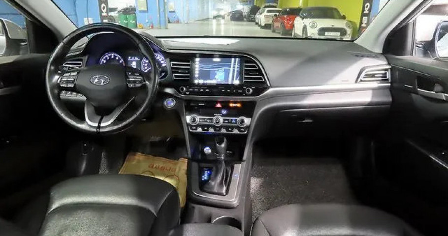 Hyundai Avante (Elantra) 