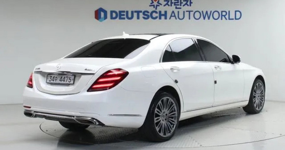 Mercedes-Benz S-Class 