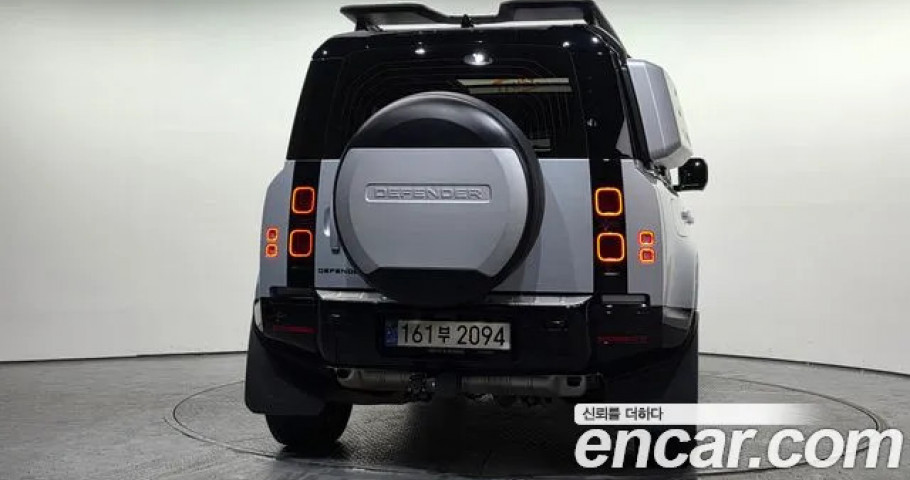 Land Rover Defender 