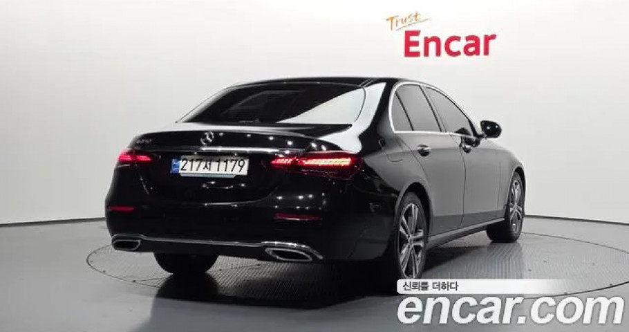 Mercedes-Benz E-Class 