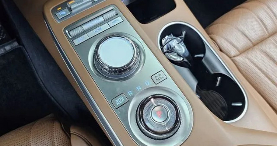 Genesis Gv70 
