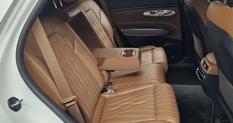 Genesis Gv70 