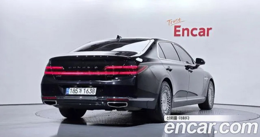 Genesis G90 