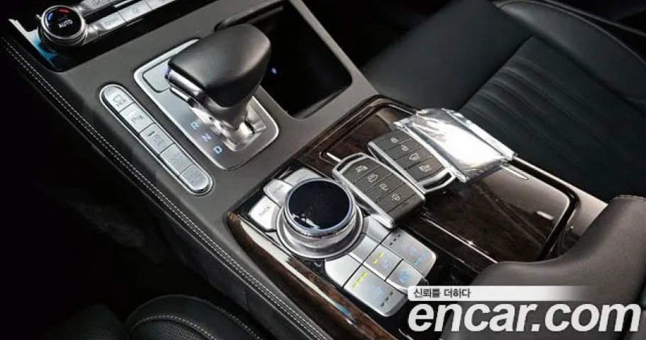 Genesis G90 