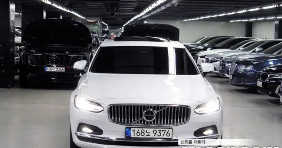 Volvo S90 
