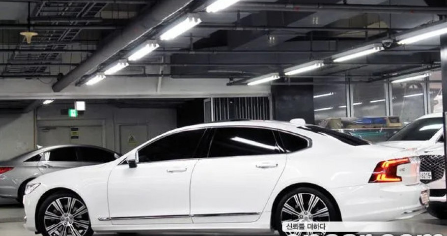 Volvo S90 