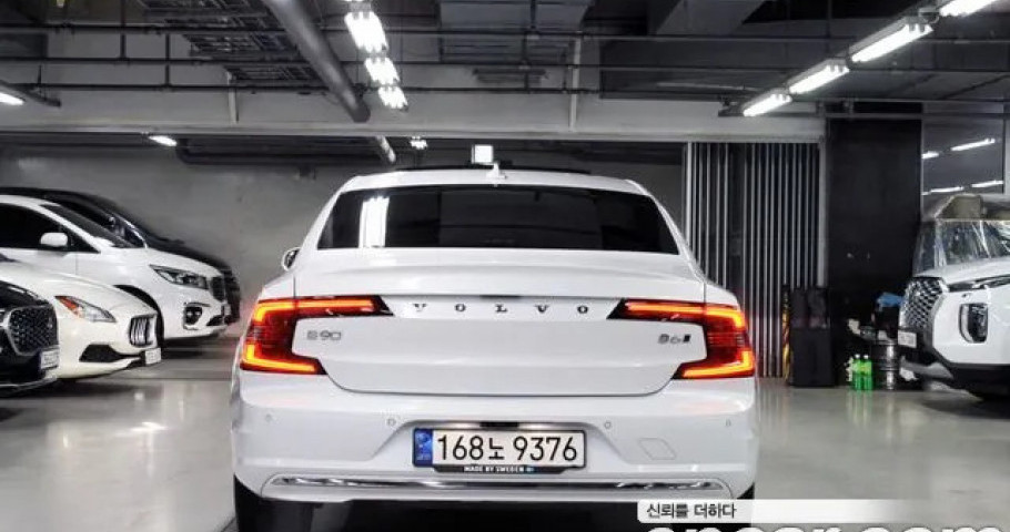 Volvo S90 