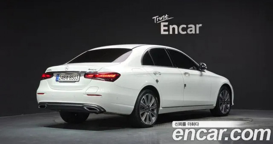 Mercedes-Benz E-Class 