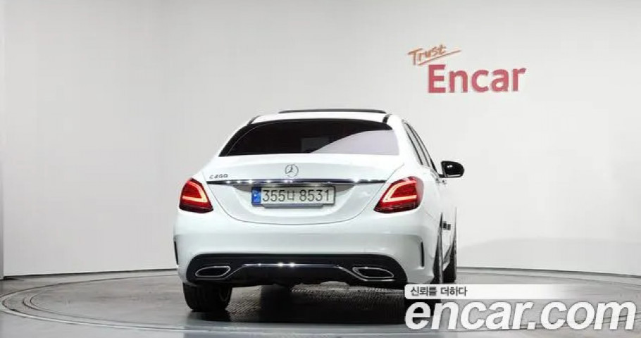 Mercedes-Benz C-Class 