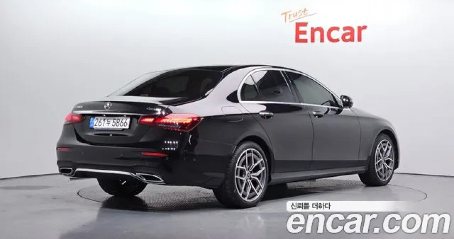 Mercedes-Benz E-Class 