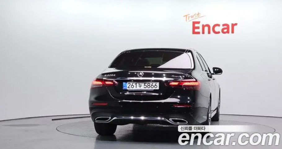 Mercedes-Benz E-Class 