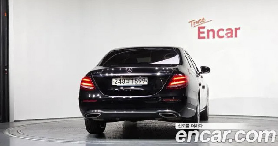 Mercedes-Benz E-Class 