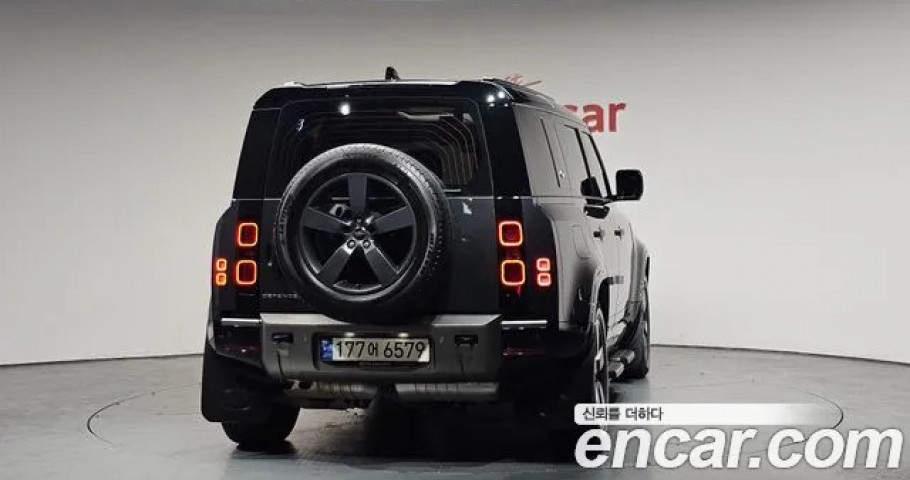 Land Rover Defender 