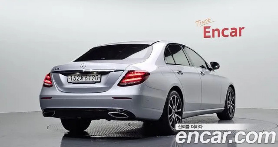 Mercedes-Benz E-Class 