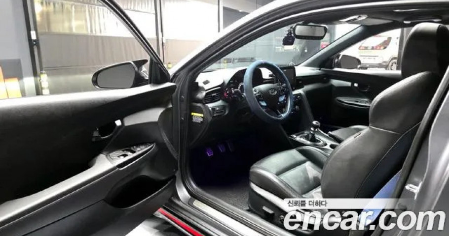 Hyundai Veloster 