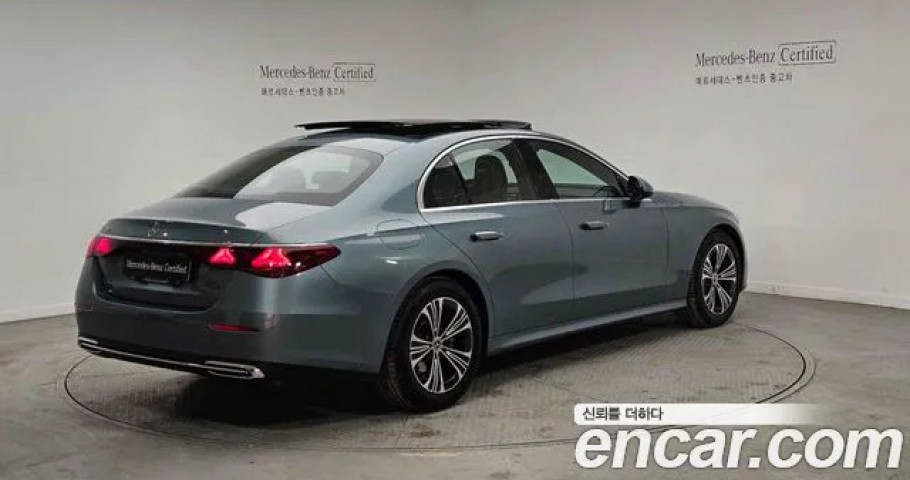 Mercedes-Benz E-Class 