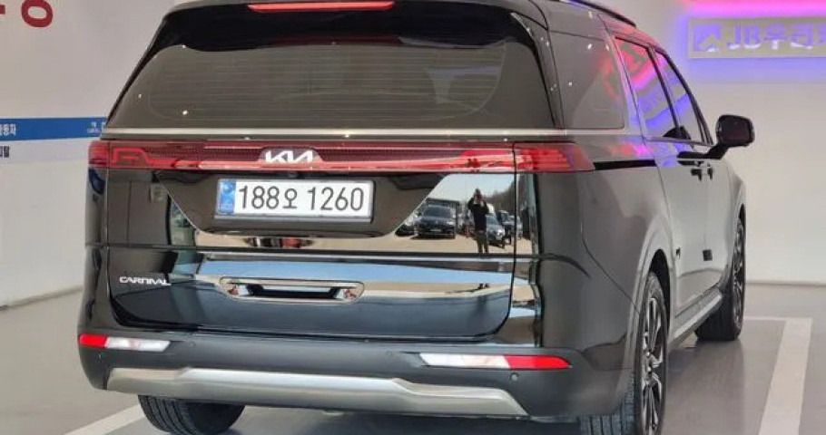 Kia Carnival 