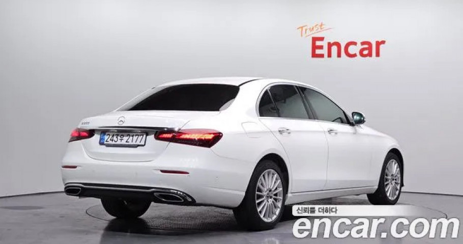 Mercedes-Benz E-Class 