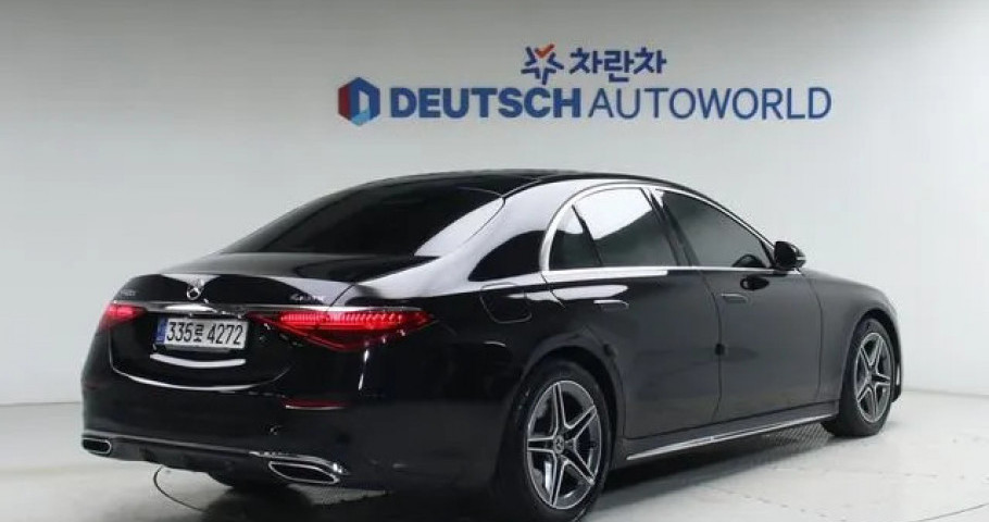 Mercedes-Benz S-Class 