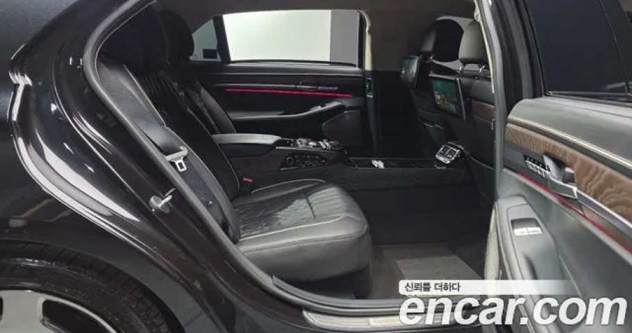 Genesis G90 