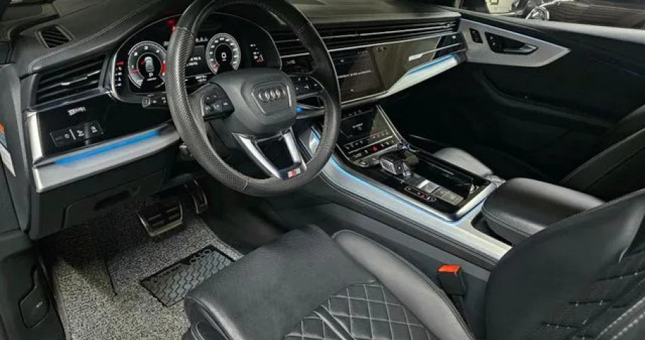 Audi Q8 
