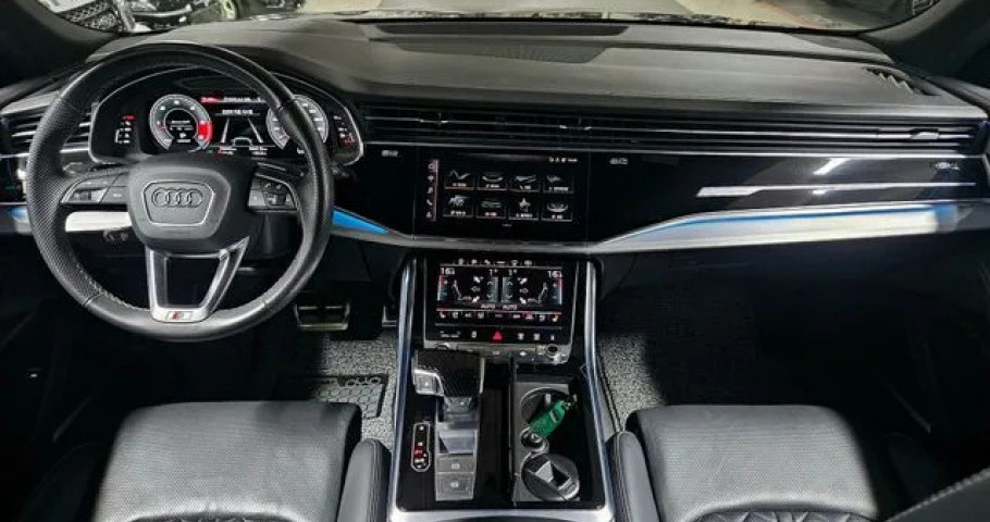 Audi Q8 