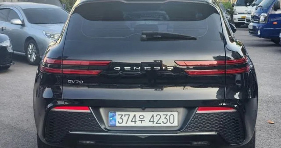 Genesis Gv70 