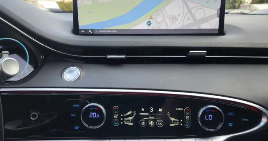 Genesis Gv70 