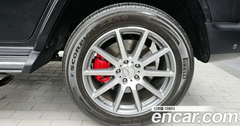 Mercedes-Benz G-Class 