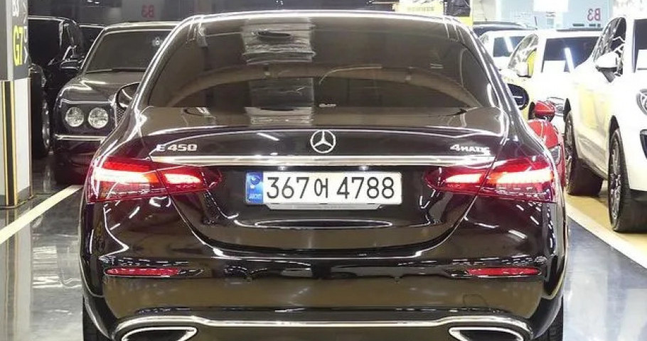 Mercedes-Benz E-Class 