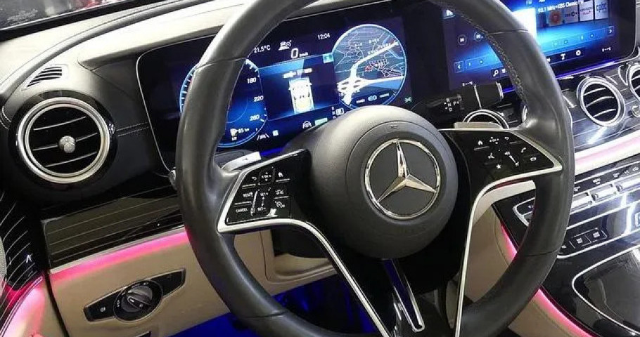 Mercedes-Benz E-Class 