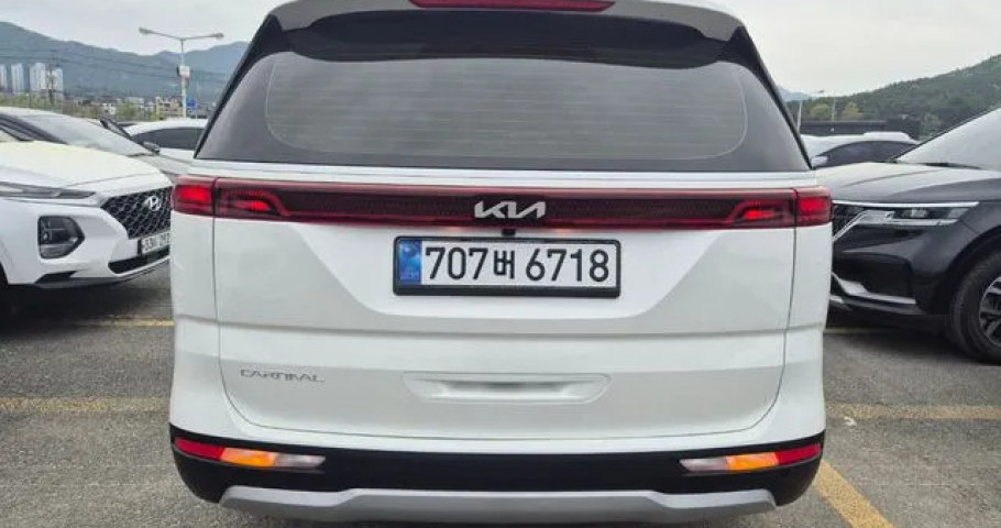 Kia Carnival 