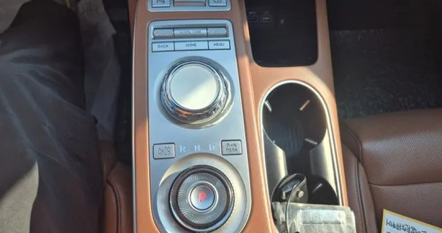 Genesis Gv70 