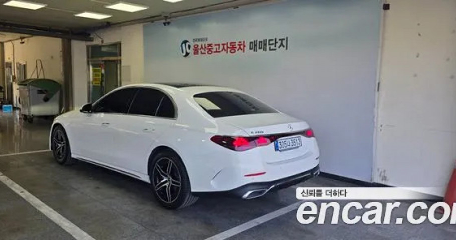 Mercedes-Benz E-Class 