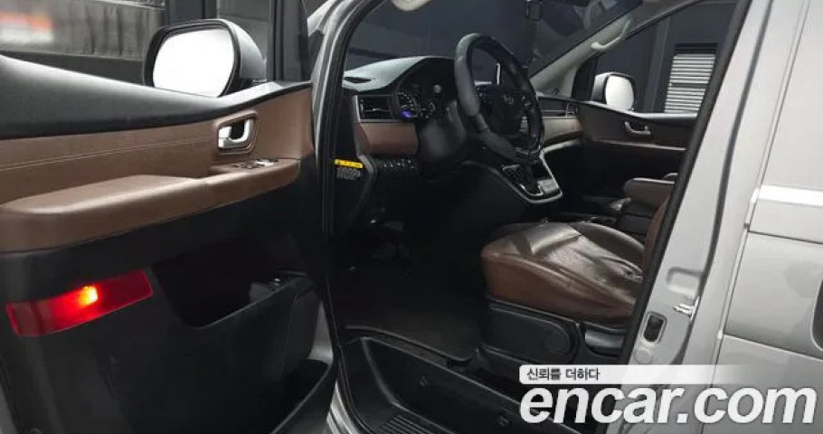 Hyundai Starex 