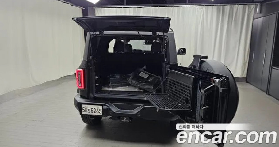 Ford Bronco 
