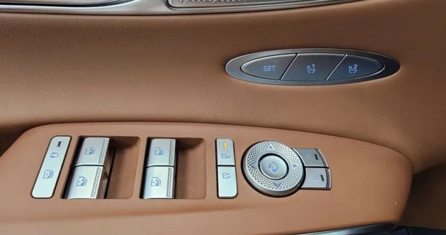 Genesis Gv70 
