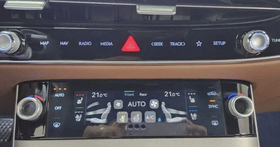 Genesis Gv70 