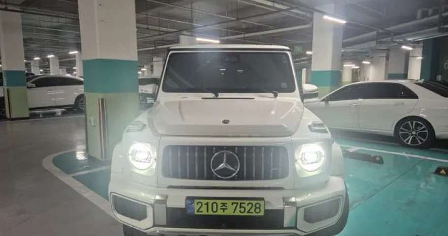 Mercedes-Benz G-Class 