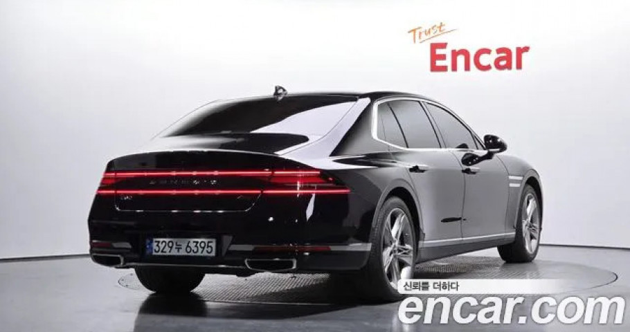 Genesis G90 