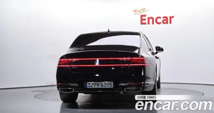 Genesis G90 