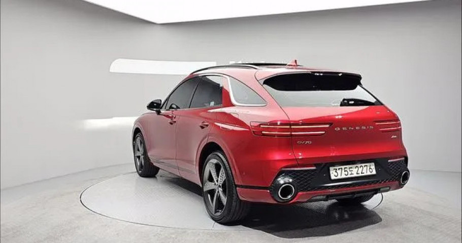 Genesis Gv70 